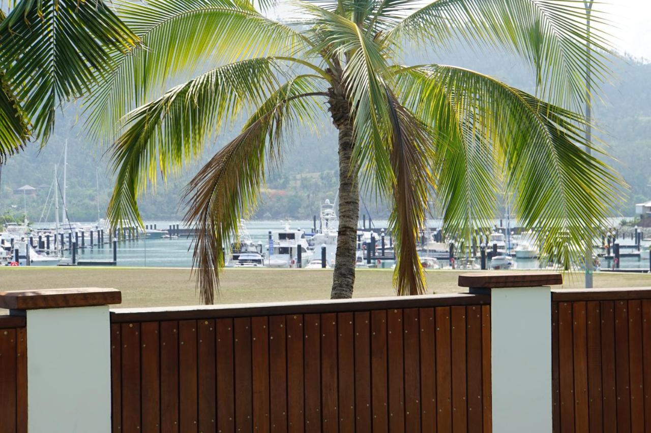 Airlie Seaview Apartments Airlie Beach Exterior foto