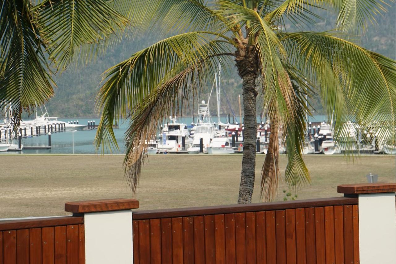 Airlie Seaview Apartments Airlie Beach Exterior foto