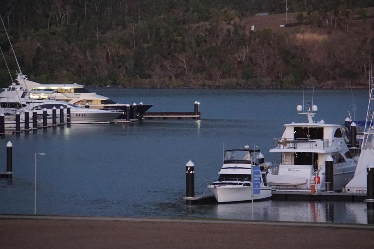 Airlie Seaview Apartments Airlie Beach Exterior foto